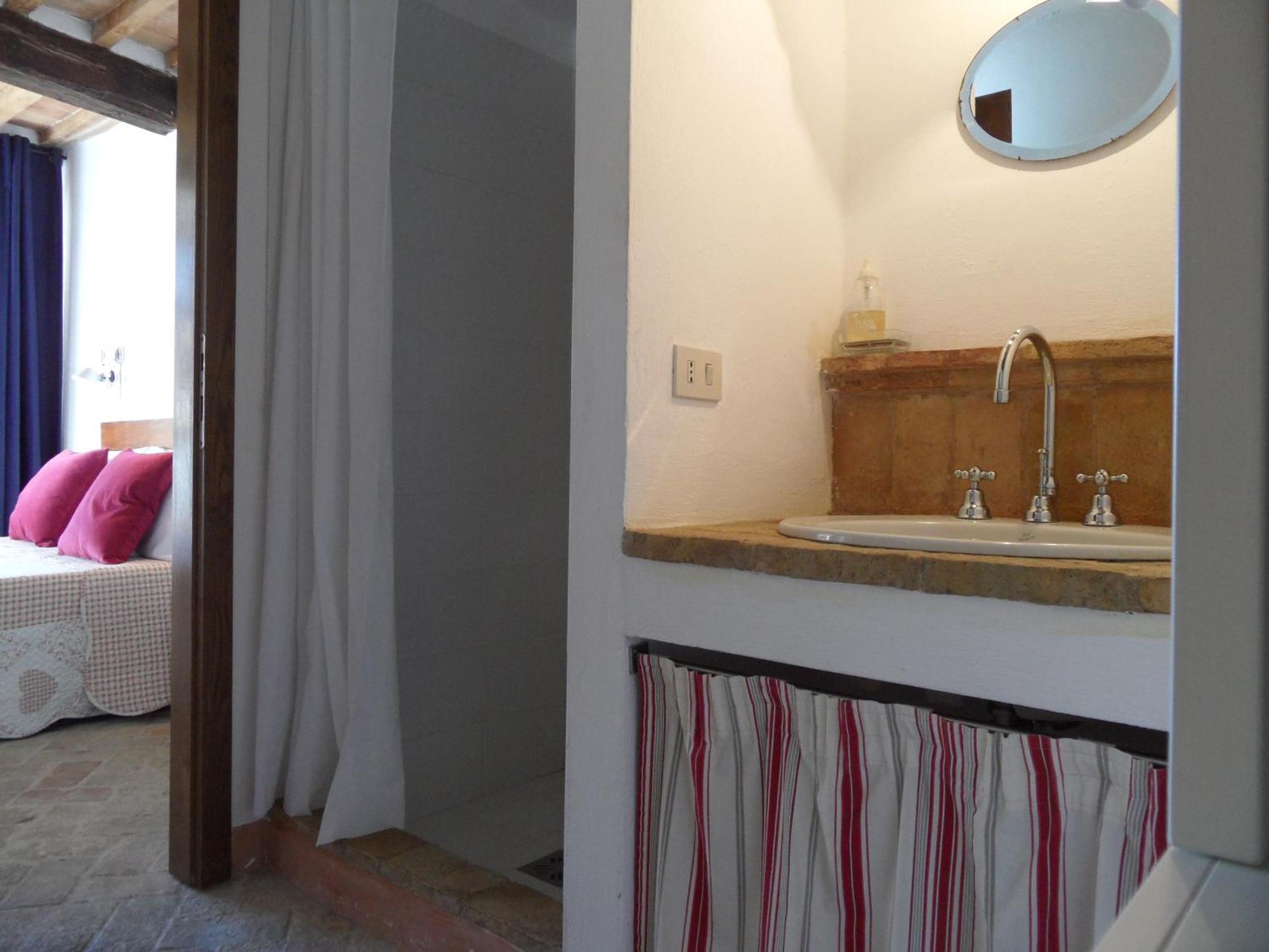 Un Giardino Nel Tufo Bed & Breakfast Pitigliano Exterior foto